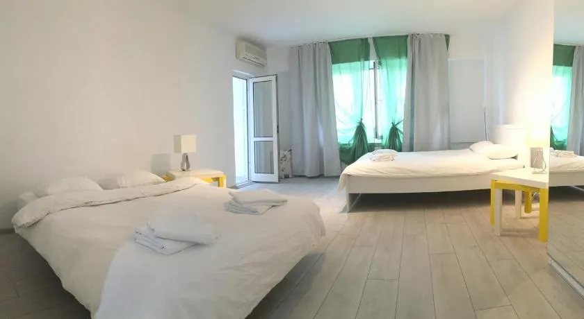 Green Apartment 4-26 Mircea Voda - Image 1
