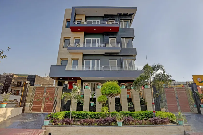 Townhouse Merriment Near ISKCON Temple Noida - Image 1