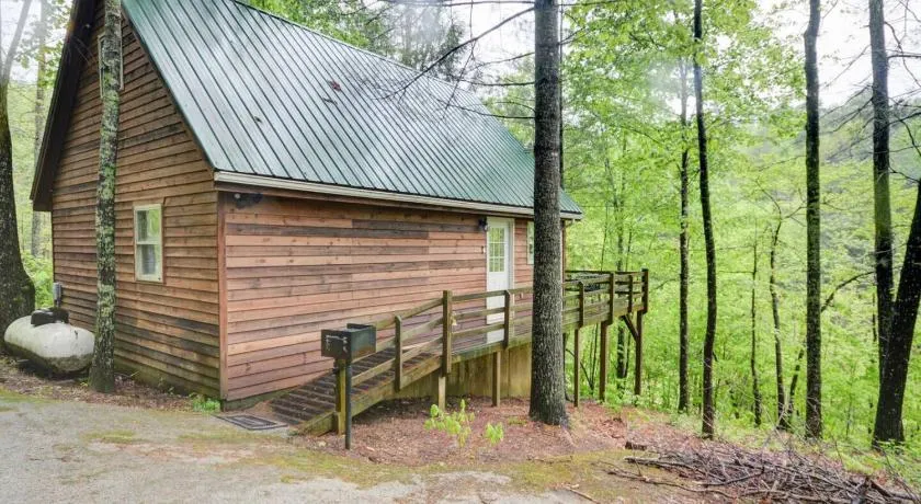 Hot Tub & WiFi - Hidden Chalet Red River Gorge KY - Image 1