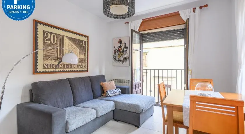 Apartamento junto a la Universidad y la Catedral - Image 1