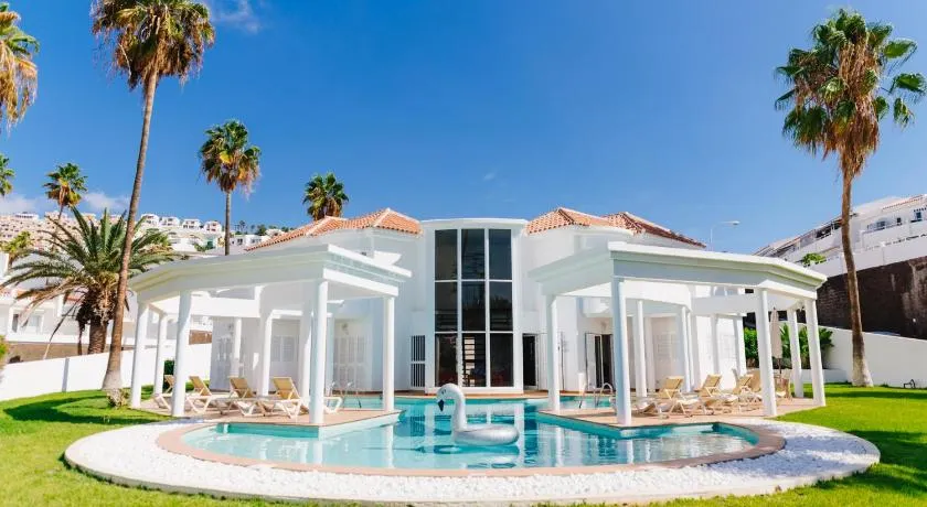 Casa Palmeras - Image 1