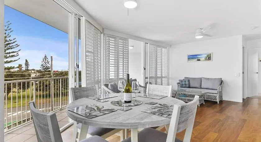 Kawana Beachside Getaway 1 Bedroom Apartment - Image 1