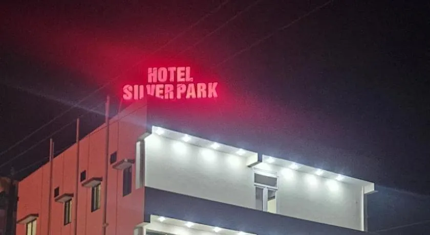 Hotel Silver Park and Restaurant - Image 1