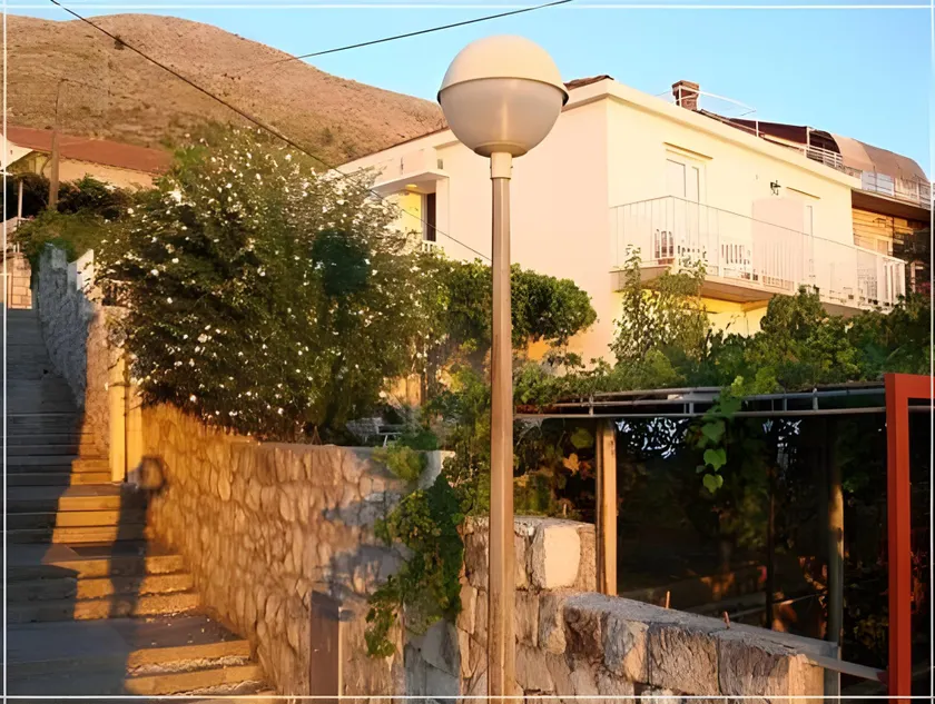 Guesthouse S&L - Image 1