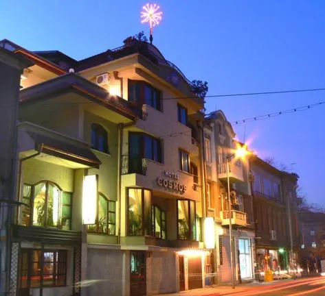 Hotel Cosmos - Image 1