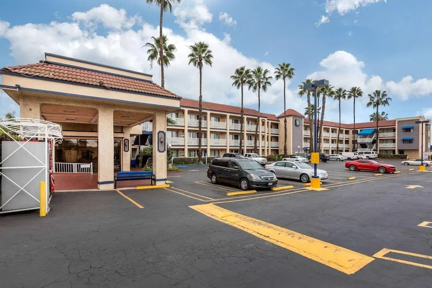 Eldorado Inn & Suites - Image 1
