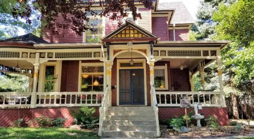 Historic Victorian Inn - Image 1