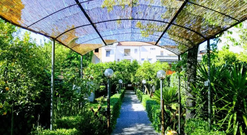 Residenza Caserta Sud - Appartamento con giardino - Image 1