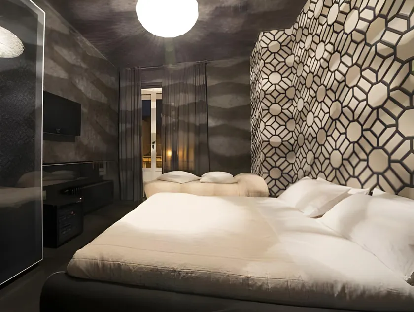 B&B Lounge - Image 1