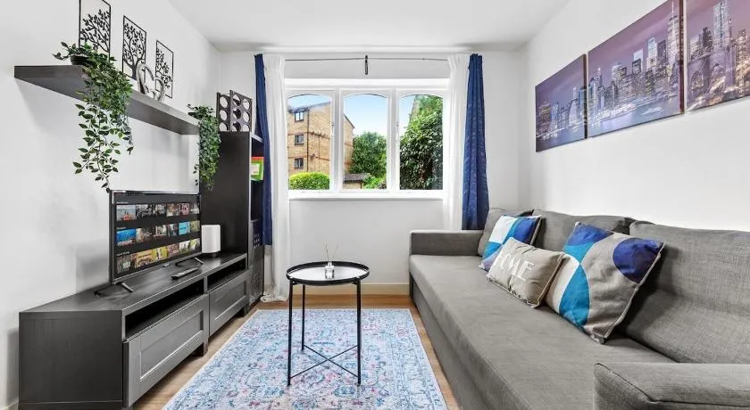 City centre flat near tower bridge - Image 1