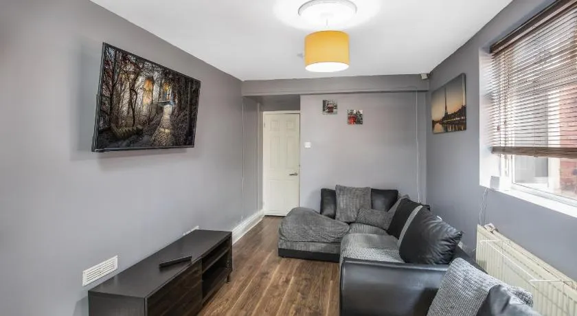 Middlesbrough Town Centre Double Private Rooms - Image 1