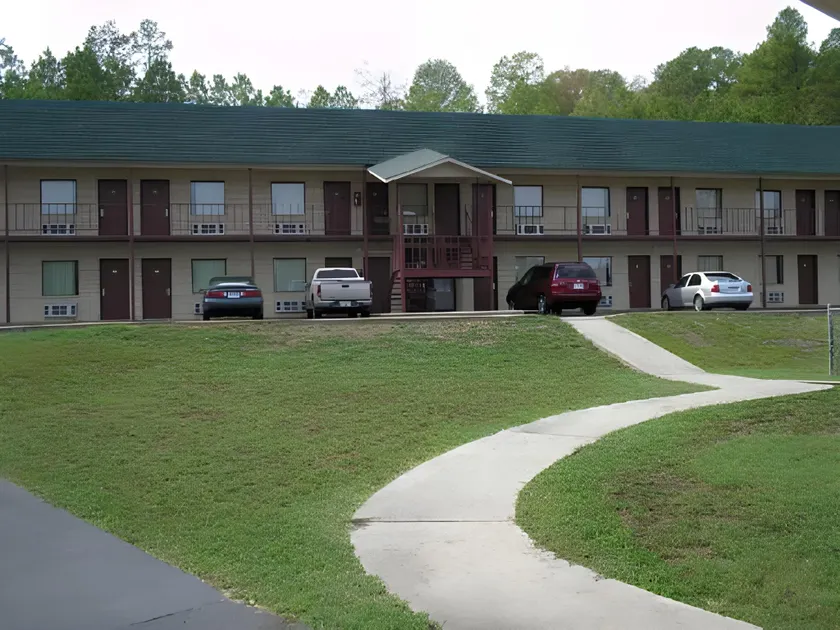 Ouachita Mountain Inn - Image 1