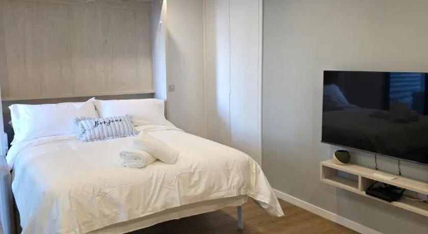 Brand New - Studio Apartment - Self Catering - Image 1