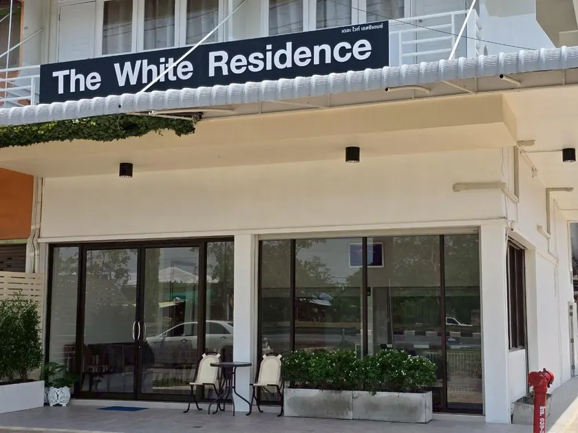 The White Residence - Image 1
