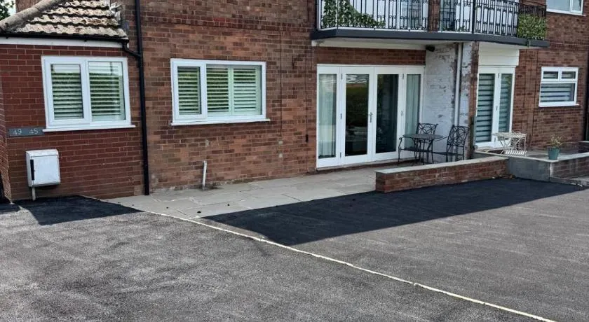 Readsmere Drive, Alderley Edge - Image 1