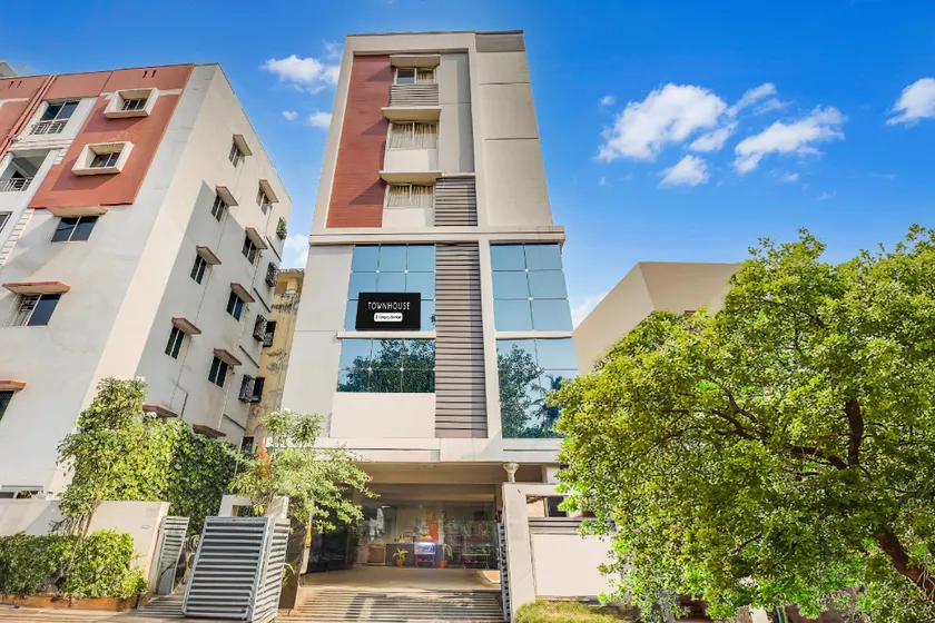 Super Townhouse Dwarka Nagar Near Ramatalkies - Image 1