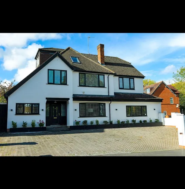 Hyacinth House - Image 1