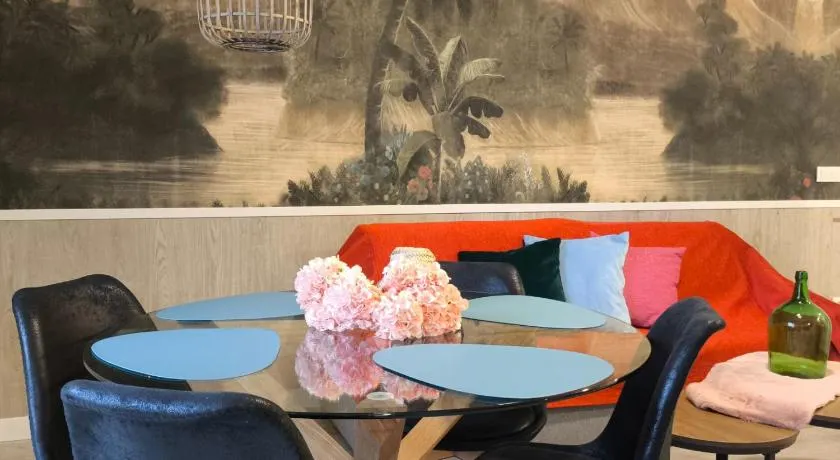 Luxury Singular Apartments Orange - Image 1