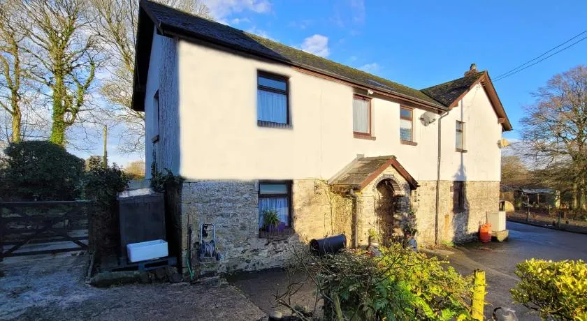 Charming pet friendly 2 bedroom cottage, close to Narberth & local beaches, friendly animals on our smallholding - Image 1