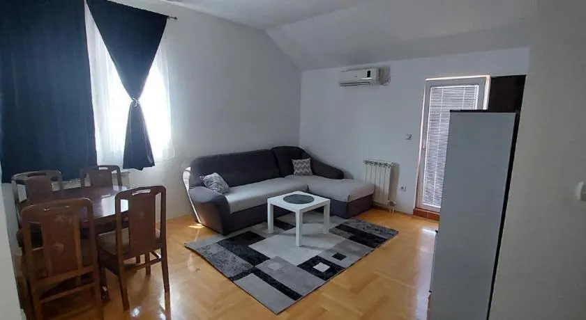 Michigan Hill Apartmant - Image 1