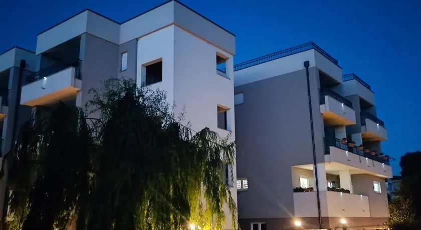 Dalmatia Apartments - Image 1