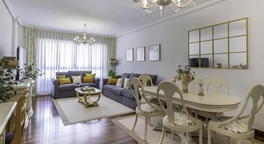 Elegant apartment in Getxo - Image 1