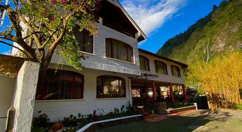 Hotel Volcano Baños - Image 1