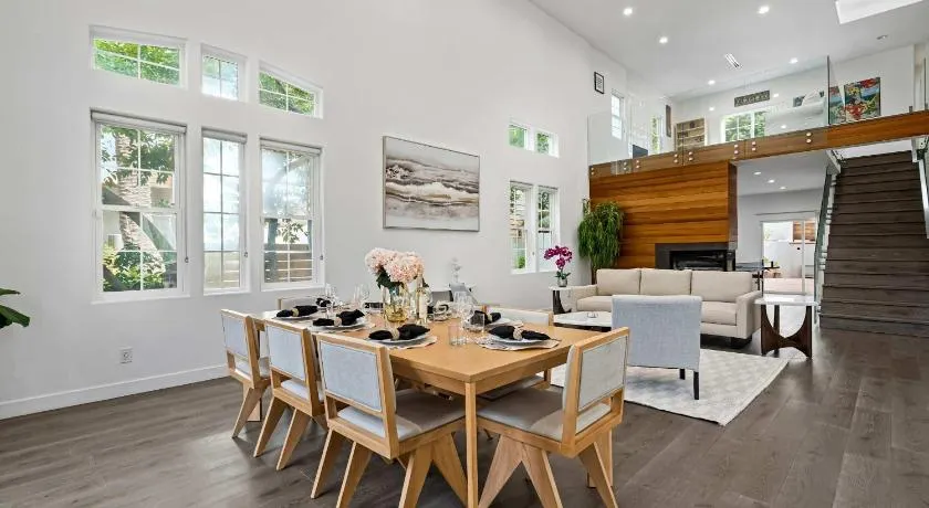 Sherman Oaks 5BR with Valley Views by Colby and Conrad - Image 1