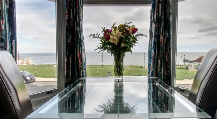 Sea breeze - Image 1