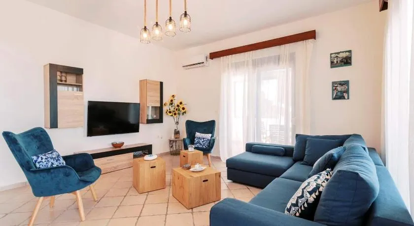 Infinity Blu Villa Cozy Island Nest - Image 1