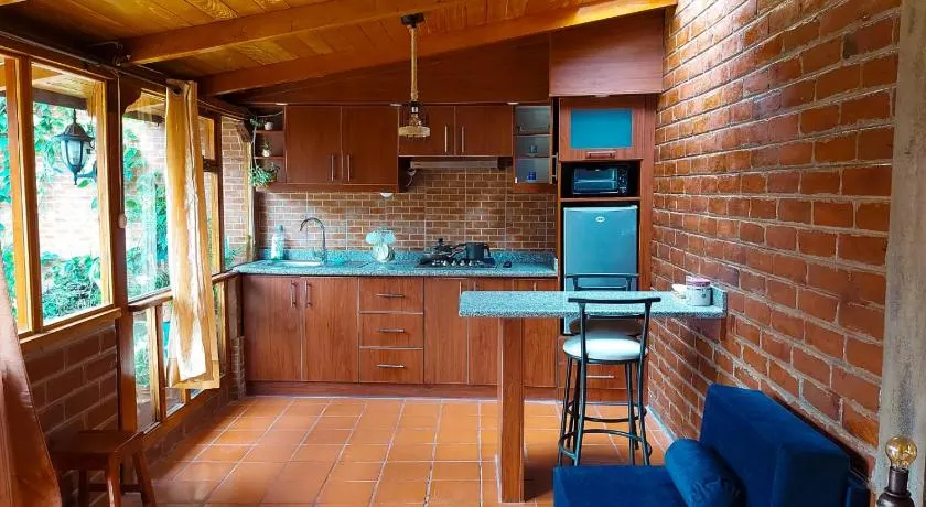 Casa y Flores - Image 1
