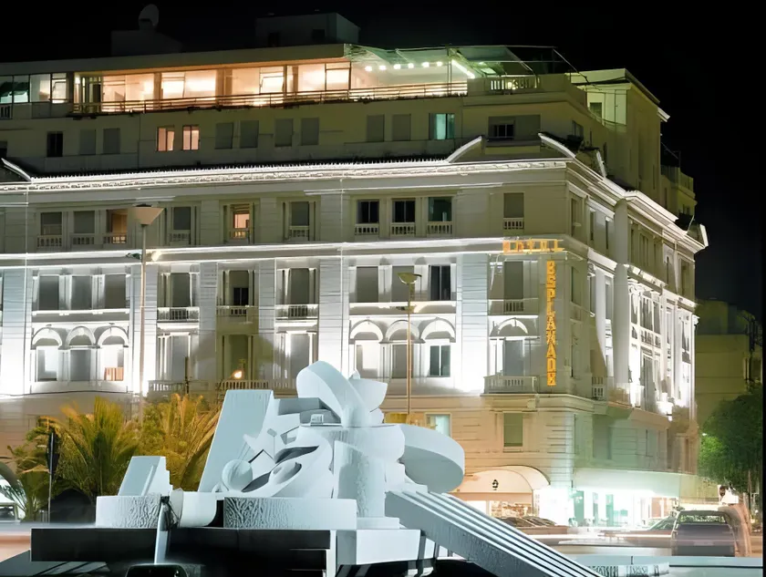 Hotel Esplanade - Image 1
