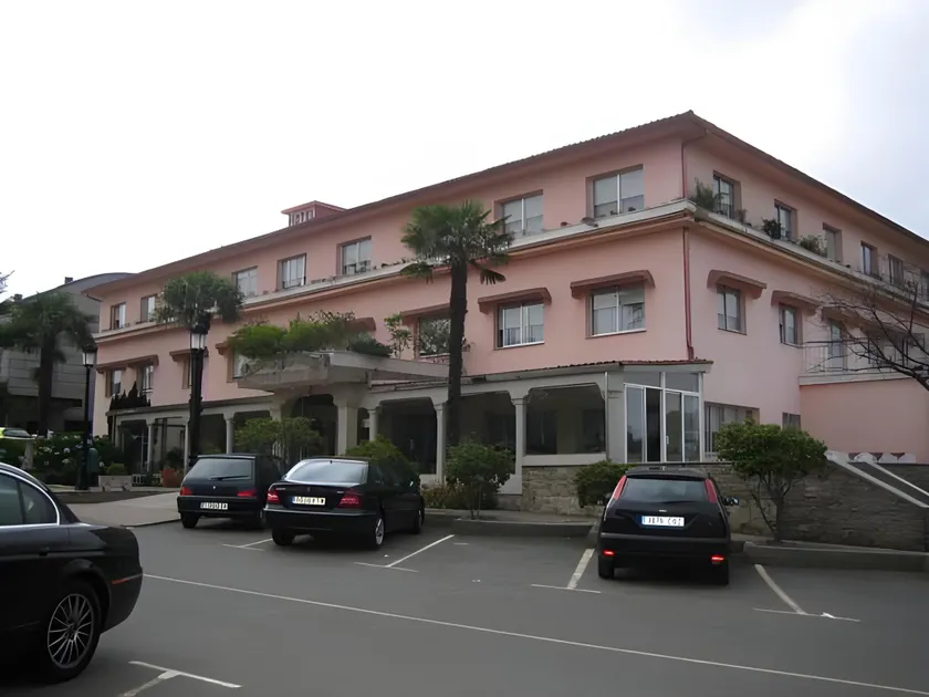 Hotel Garcas - Image 1
