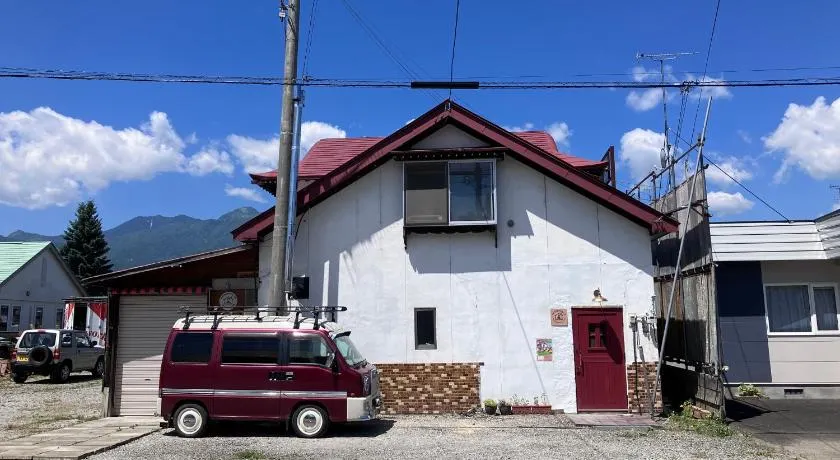 MOTORYOKAN Guesthouse & Cafe - Image 1