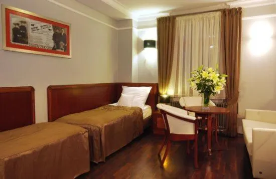 Hotel Victoria - Image 1