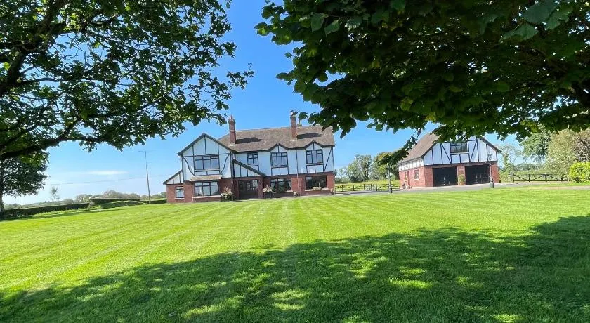 Greenfields Country House - Image 1