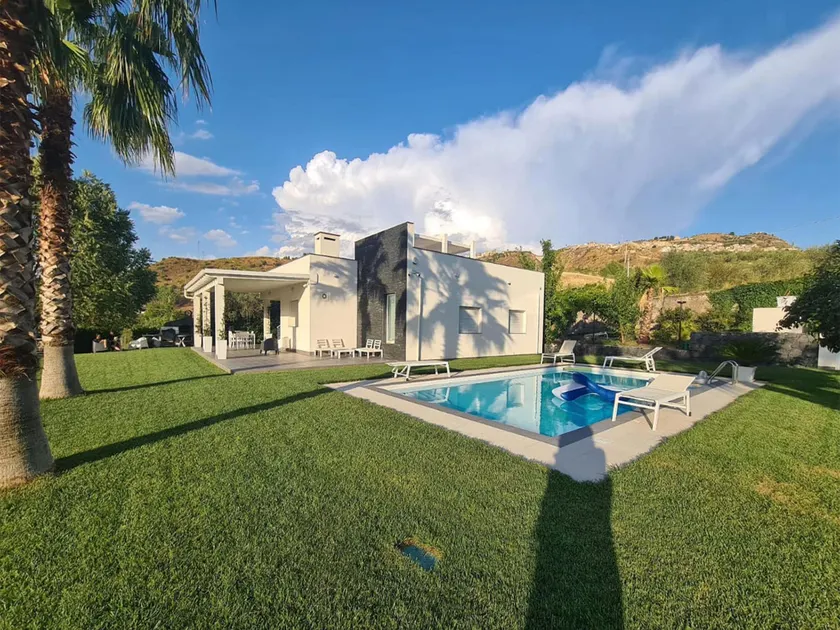 Holiday Home in Leonforte with Private Pool - Image 1
