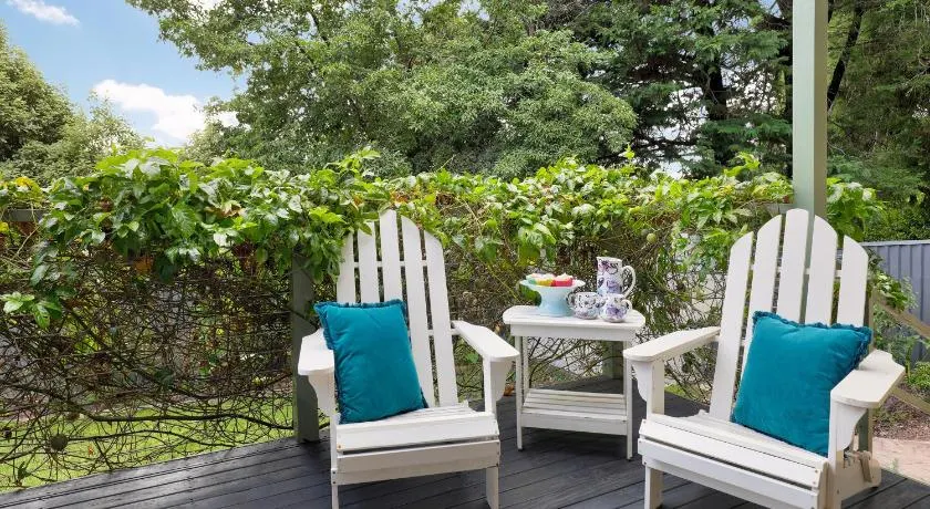 Camellia Cottage - Image 1
