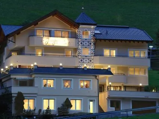 Jungmann Apartments - Image 1