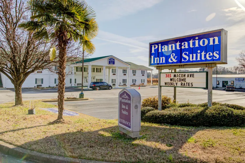 Plantation Inn & Suites Near Locust Grove I 75 - Image 1