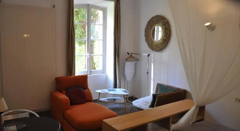 location studio meublé avec jardin - Image 1