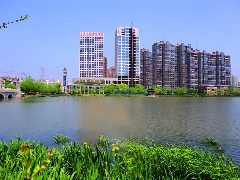 Vienna Hotel Hubei Tianmen Donghu International - Image 1