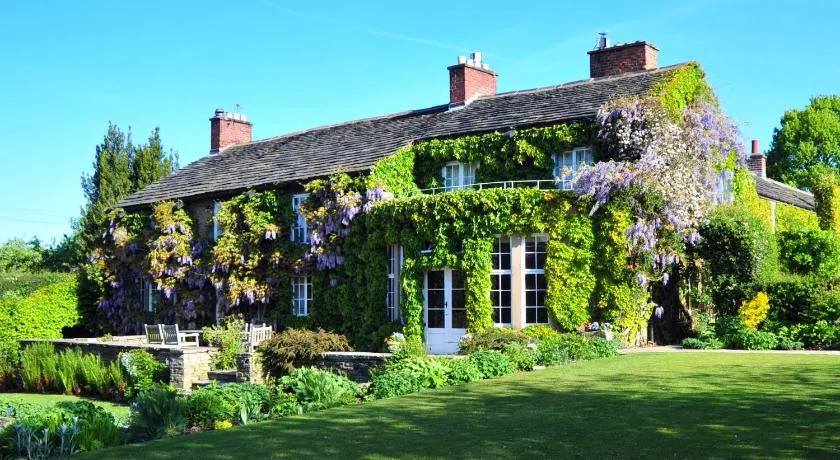 Hilltop Country House - Image 1