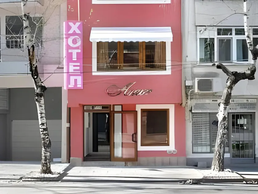 Family Hotel Amor - Image 1