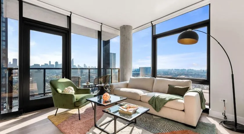 Avra Stylish Apartments Prime West Loop Location Near Union Park - Image 1