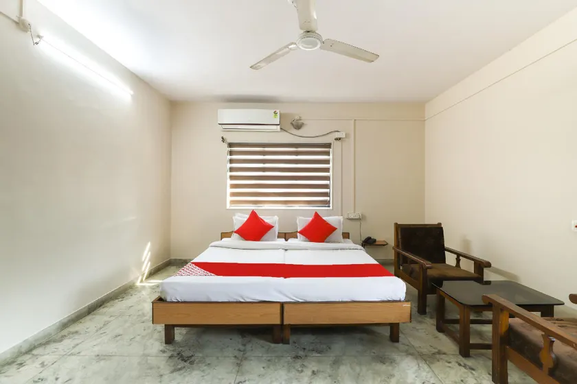 OYO 62900 Hotel Vishwanath - Image 1