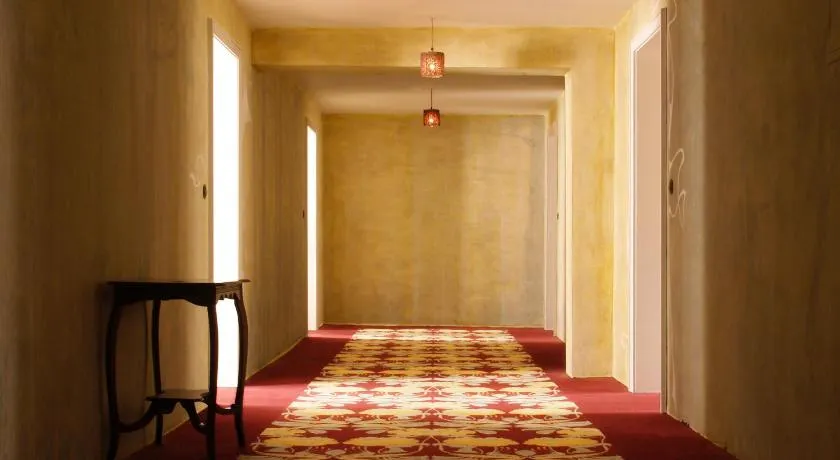 Hotel Lux - Image 1