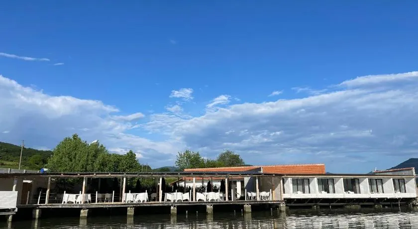 Pensiunea Pescador - Image 1