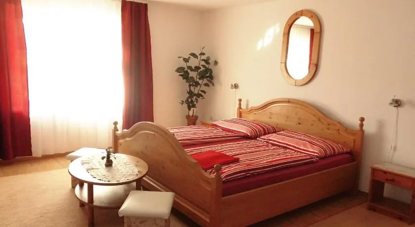 Fenyves Apartman - Image 1