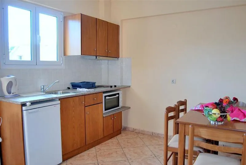 Louisa Hotel Apartments - Image 1